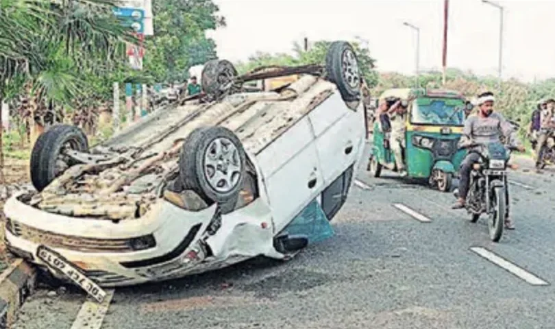 Screenshot 2024 10 24 At 8.55.04 Am Jpg Creta Touched Swift On Yamuna Expressway. Car Rolled On Road.